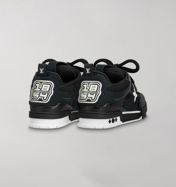 Skate Black & White - Image 4
