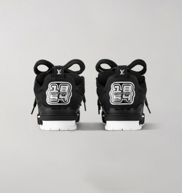 Skate Black & White - Image 5