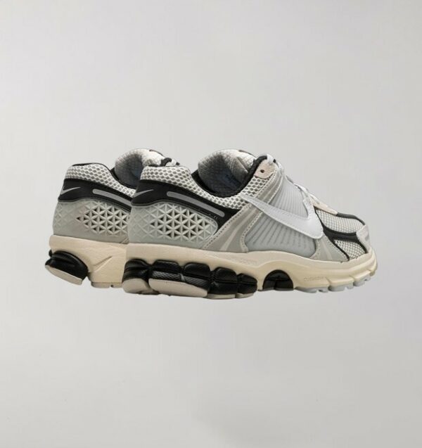 Zoom Nike Vomero 5 Supersonic – Image 2