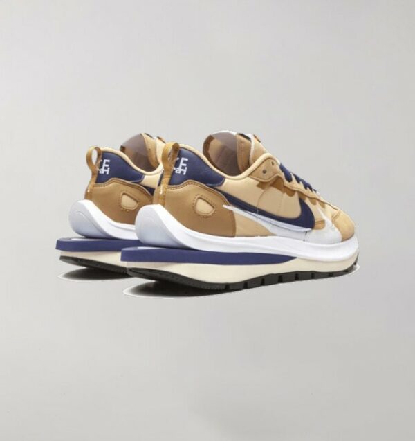 Nike Vaporwaffle Sacai Tan Navy Blue - Image 2