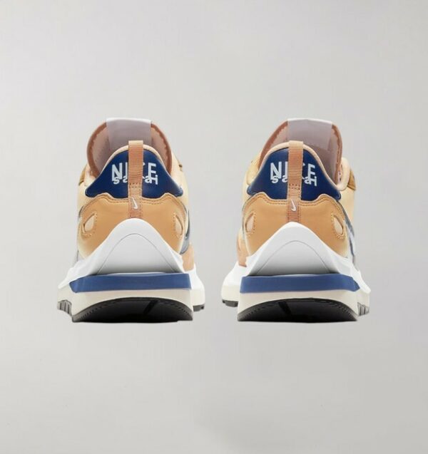 Nike Vaporwaffle Sacai Tan Navy Blue - Image 3