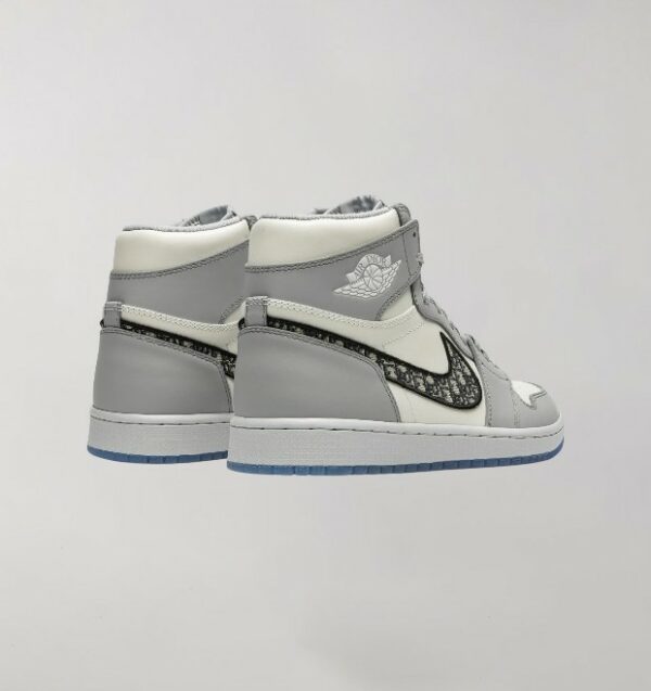 Air Jordan 1 High Dior - Image 3