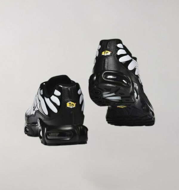 Nike Air Max Plus White Oreo - Image 3