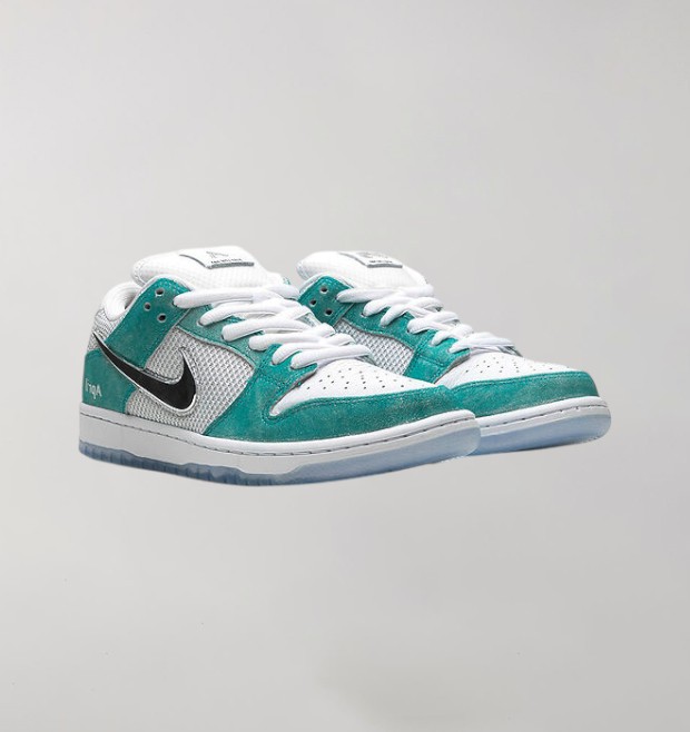 Nike Dunk Low April Skateboards - Image 2
