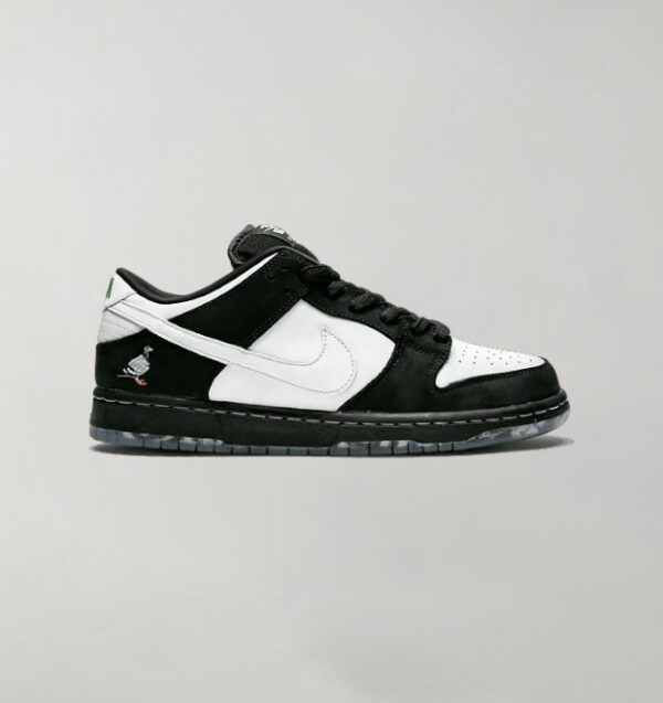 Nike Dunk Low Panda Pigeon