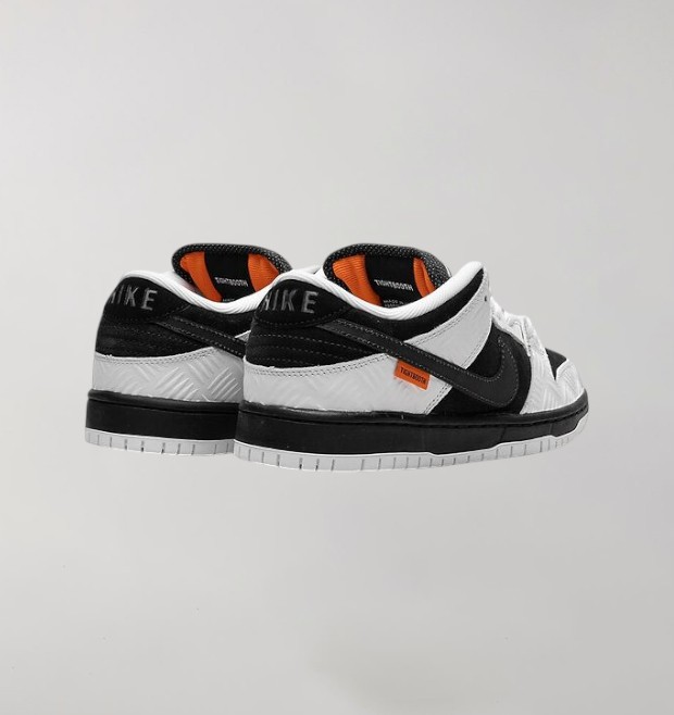 Nike Dunk Low Tightbooth – Image 3