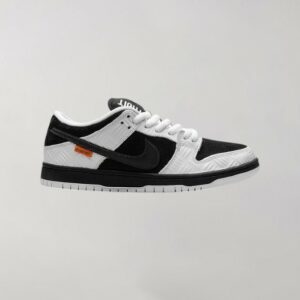 Nike Dunk Low Tightbooth